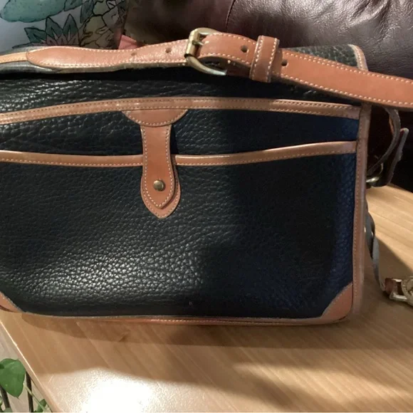 SOLD! Dooney and Bourke Vintage Bag - Picture 2 of 3